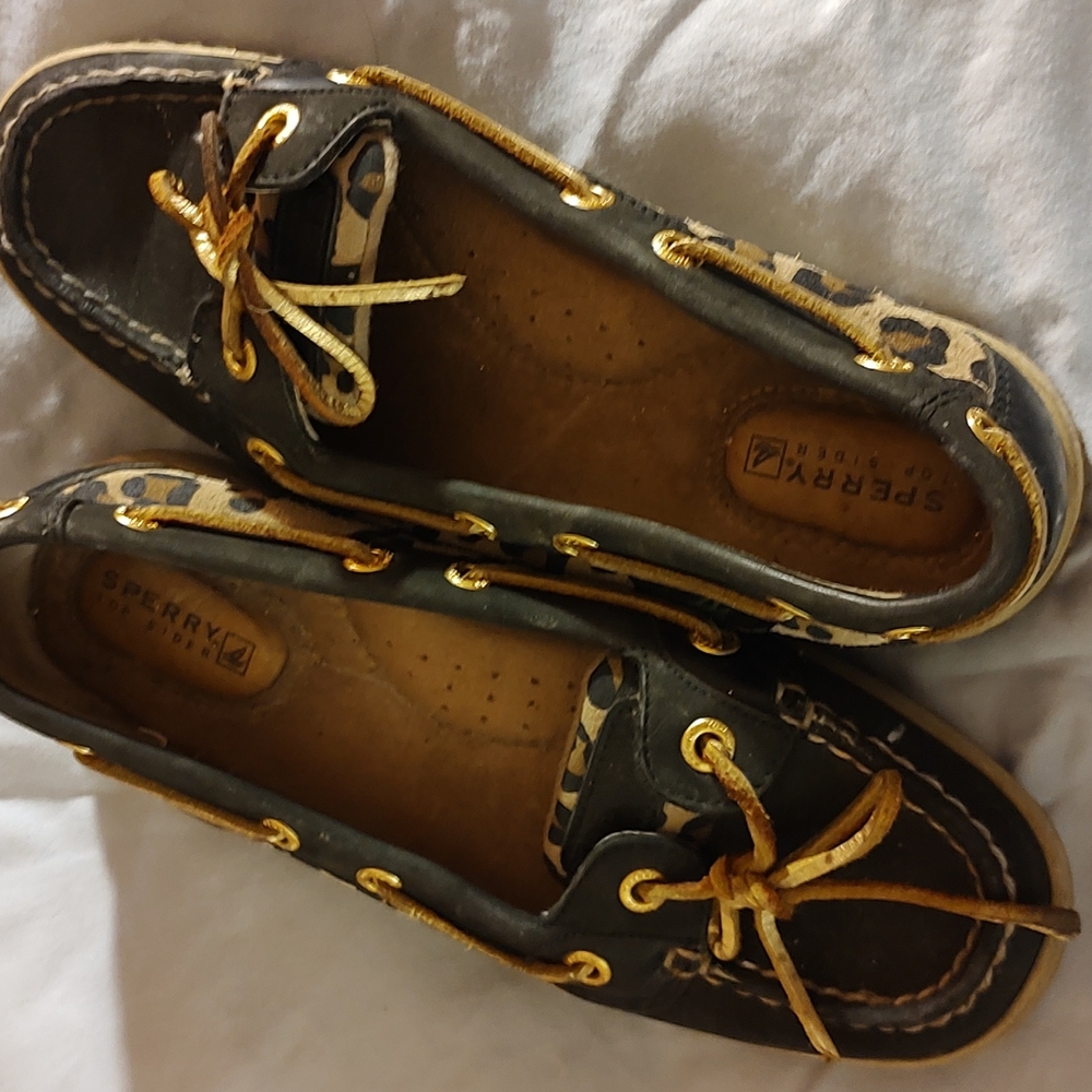 Woman's size 5.5 sperrys